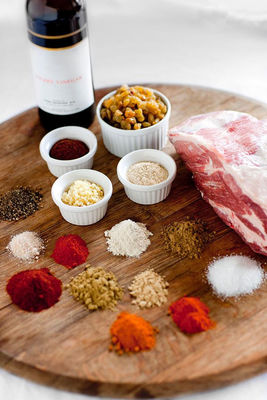 100 grammi di peperoncino rosso in polvere organico Ingrediente naturale con impurezza massima dell'1% per la lavorazione e l'arricchimento degli alimenti